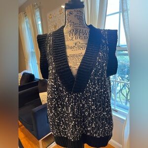 AIYALIU Black and White V-Neck Sweater Vest